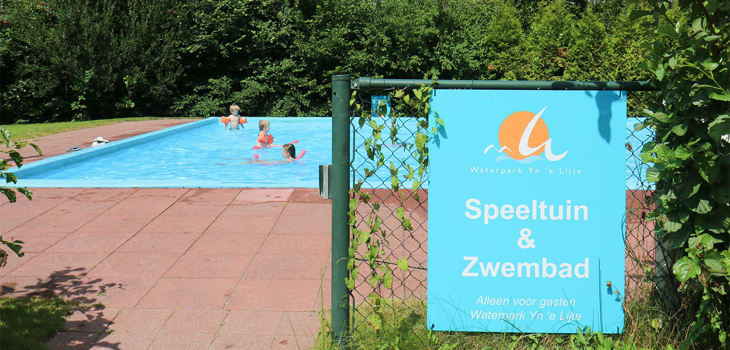 Kinderzwembad-Rietreiger-vakantiewoning-op-Yn'e-Lijte-