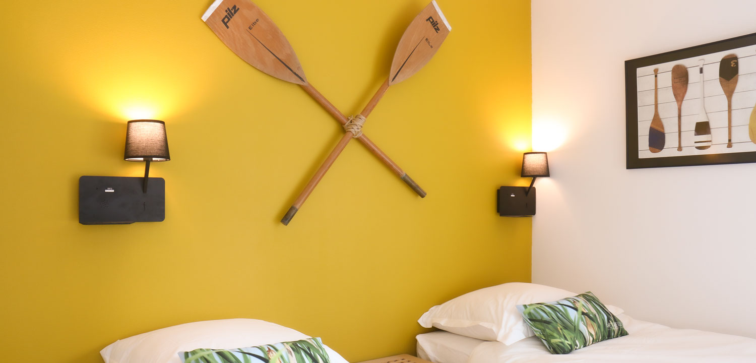 slaapkamer-twee-personen-met-hotelbedden-in-vakantielodge-Rietreiger-Grou